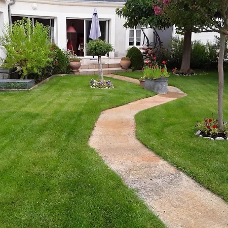 Au Paradis Des Hotes בית הארחה