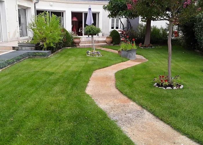 Au Paradis Des Hotes Pensión